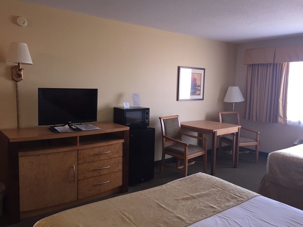 Boarders Inn & Suites By Cobblestone Hotels Superior Zewnętrze zdjęcie