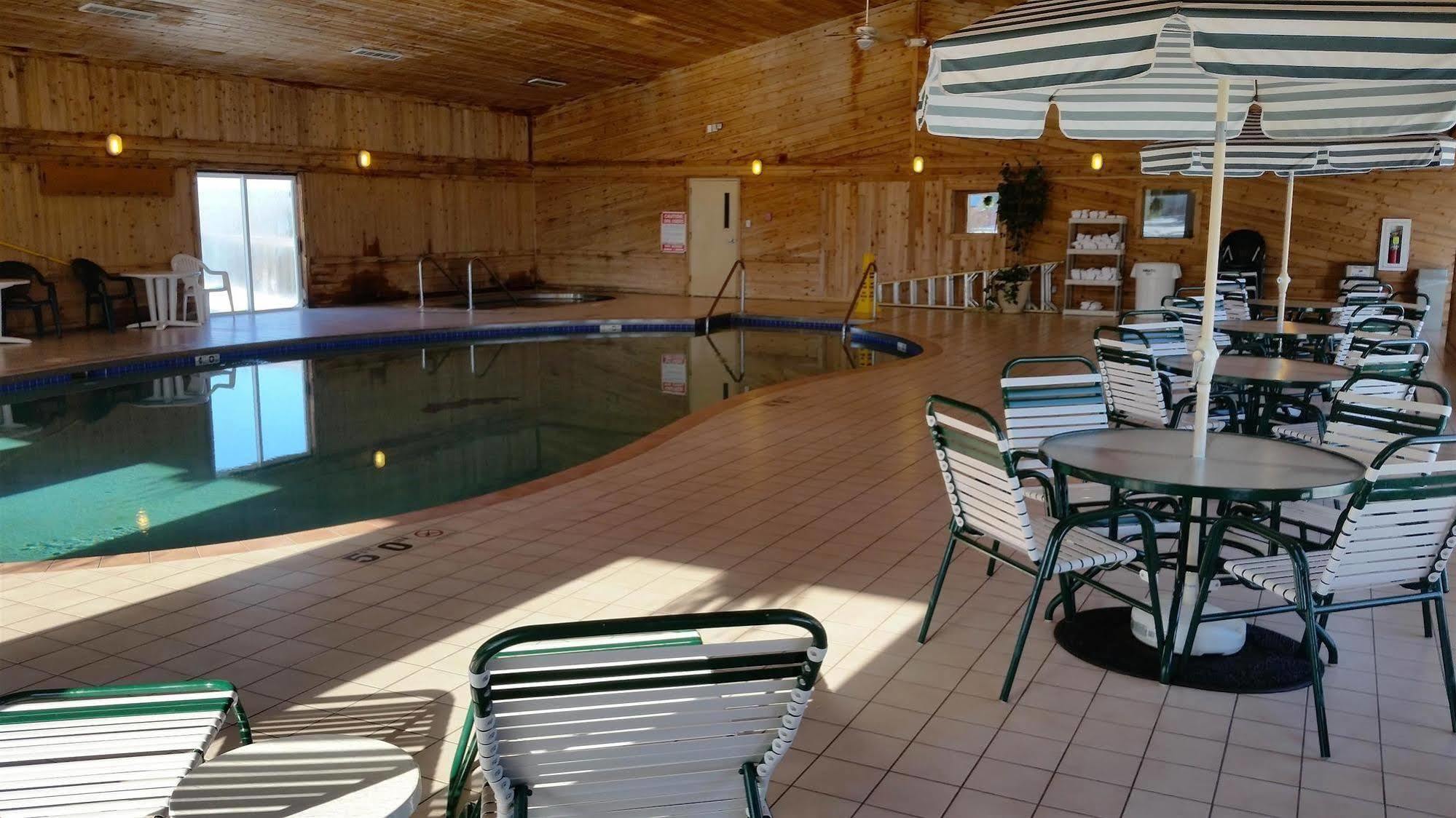 Boarders Inn & Suites By Cobblestone Hotels Superior Zewnętrze zdjęcie